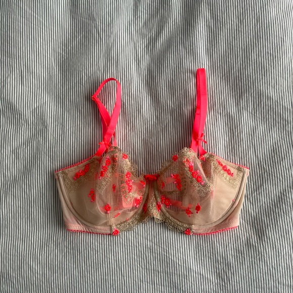 Victoria's Secret Other - Victoria’s Secret Lace Bra BNWOT